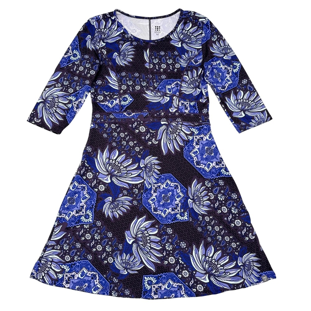 Title Nine Dress Size Medium Blue Floral 3/4 Sleeve Shift Athleisure Casual